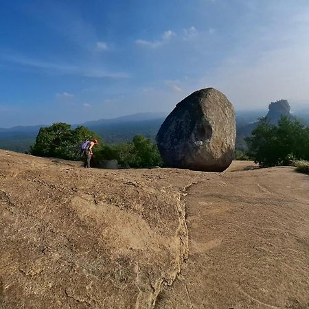 Smashing Inn Dambulla Bagian luar foto