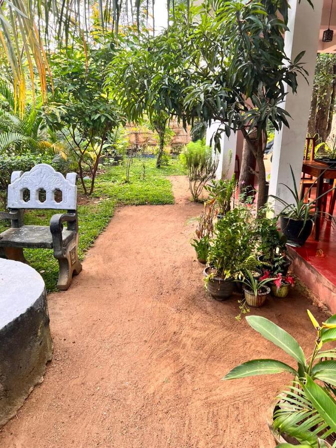 Smashing Inn Dambulla Bagian luar foto